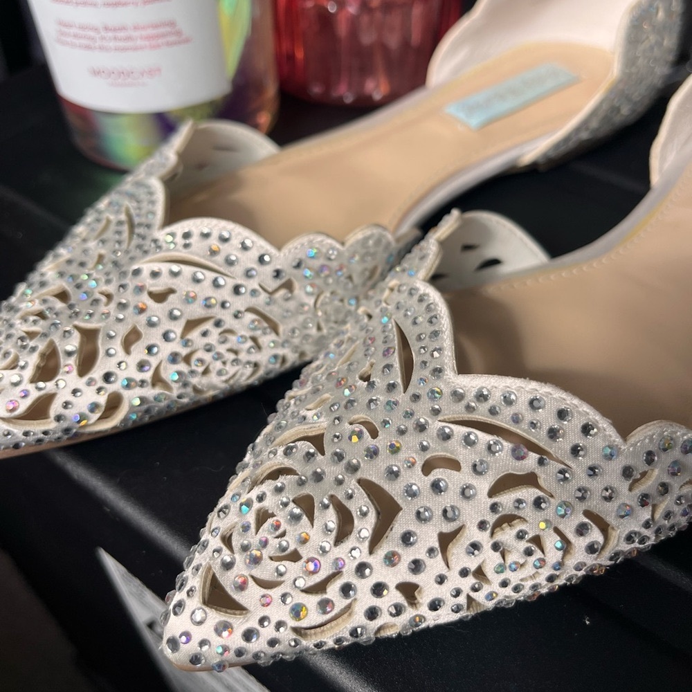 Betsey Johnson Lucy Pointed Bridal Rhinestone Jeweled Flats Size 7.5